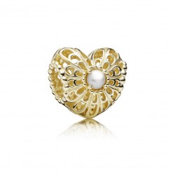 Elegant 14K Gold Vintage Pearl Heart Charm